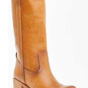 Chic Tan Heeled Boots